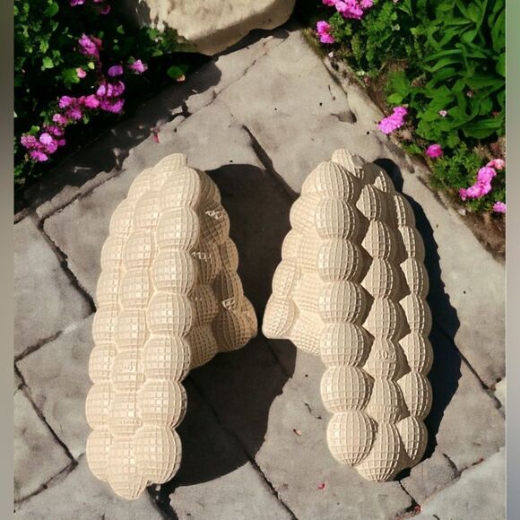 WOMENS NEW CLOSED TOE BUBBLE SLIPPERS SOLID COLOR SLIP ON ANTI SLIP 7.5-8 Ivory - Picture 6 of 7